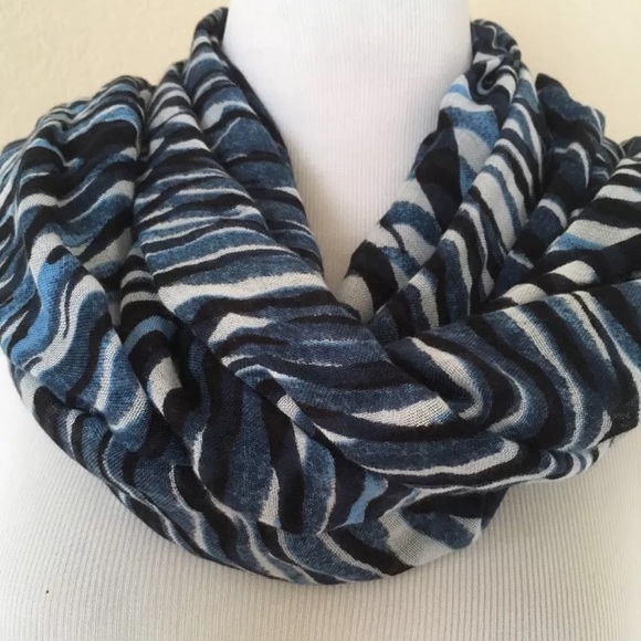 Blue shawl or bathing suit cover wavy stripes - Picture 3 of 5